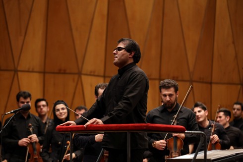 ارکستر فیلارمونیک کردستان در برج میلاد تهران به روی صحنه می رود