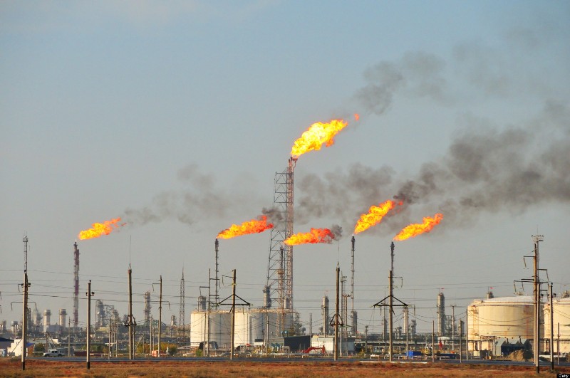 عامل آلودگی‌های اخیر خوزستان، استخراج بی رویه نفت از هورالعظیم |نماینده مردم اهواز:دولت، تالاب هور را خشک کرده تا از آن نفت استخراج کند!