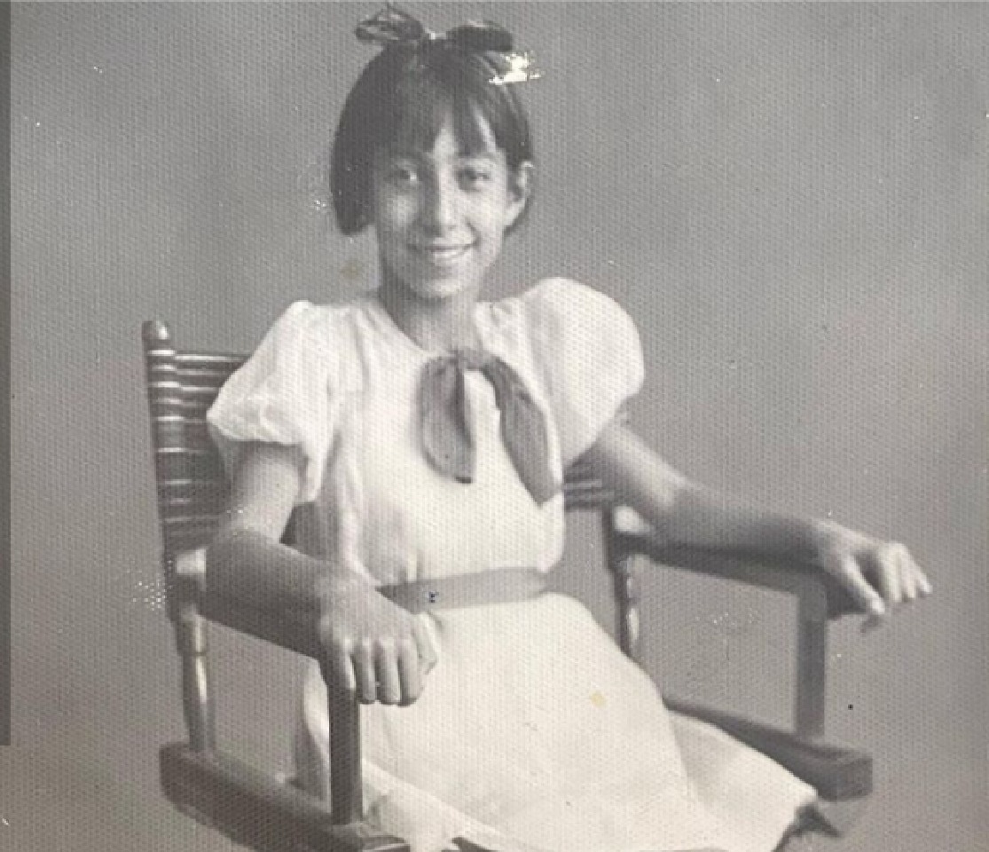خاطره بازی مجازی « آتیلا پسیانی » با عکس های کودکی مادرش، زنده یاد جمیله شیخی