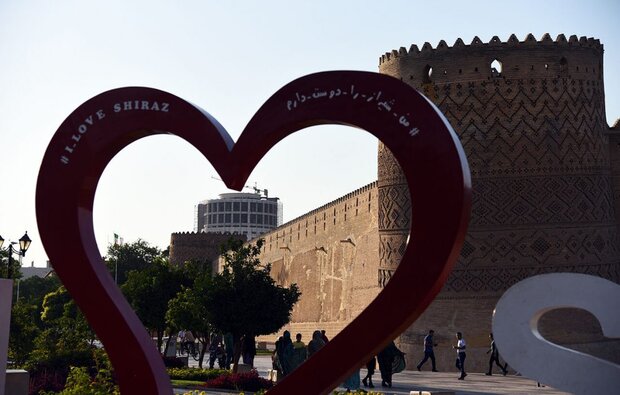 این هتل ۲۰ ساله، از بنای تاریخی ارگ زندیه شیراز مهم‌تر است؟