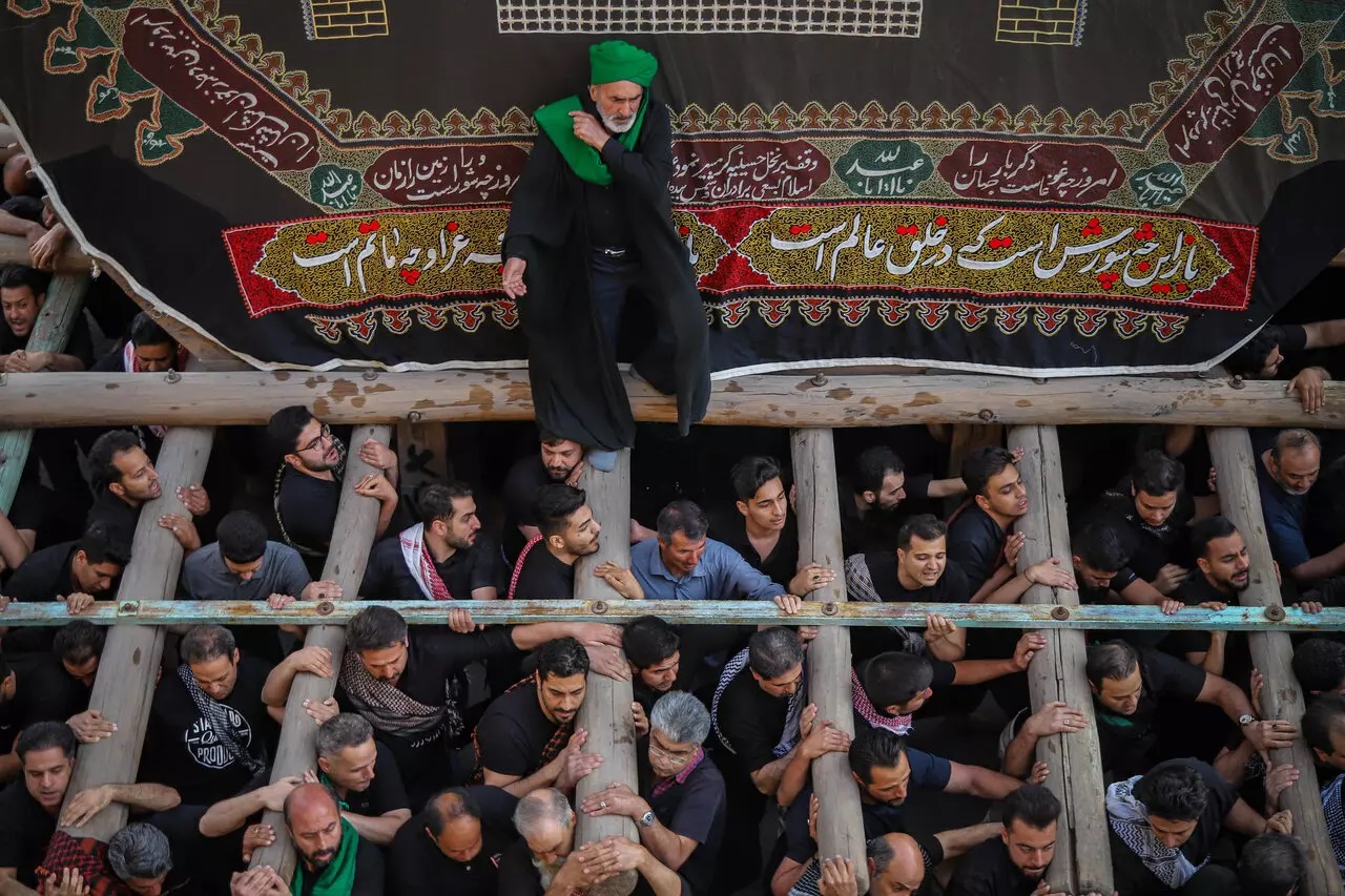 آشنایی با برخی آیین‌های دیدنی مردم کشورمان در ماه محرم و ایام سوگواری امام حسین (ع) + تصاویر