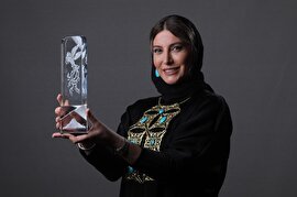 فیلم| فریبا نادری برنده سیمرغ بلورین بهترین بازیگر نقش اصلی زن: سینما خاله بازی نیست که هرکسی با رابطه توی فیلمی بازی کند