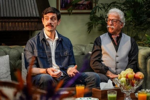 پیشرفت «شیشماهه» در اتاق تدوین / انتشار تصویر تازه از سریال مهران مدیری پیشرفت «شیشماهه» در اتاق تدوین / انتشار تصویر تازه از سریال مهران مدیری